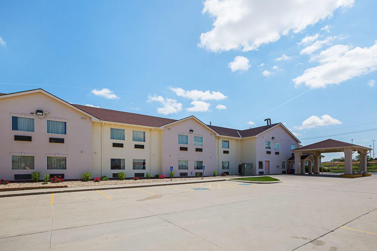 Motel 6 Omaha - Iat West Eksteriør billede