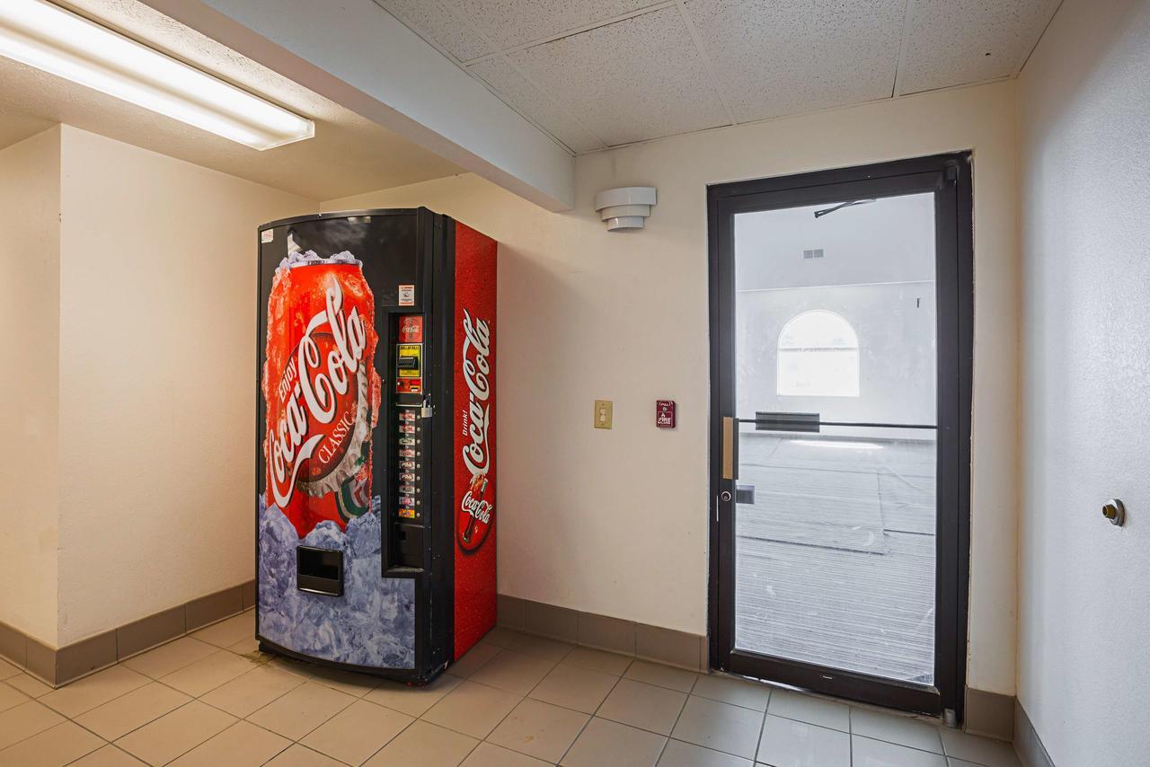Motel 6 Omaha - Iat West Eksteriør billede