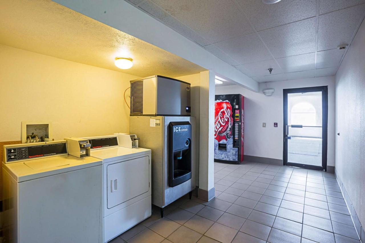 Motel 6 Omaha - Iat West Eksteriør billede