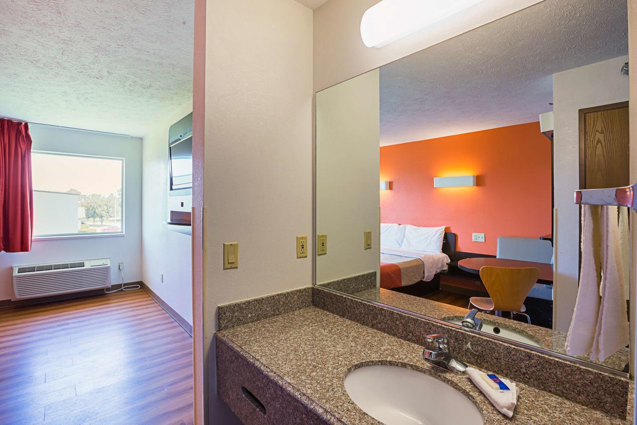 Motel 6 Omaha - Iat West Eksteriør billede