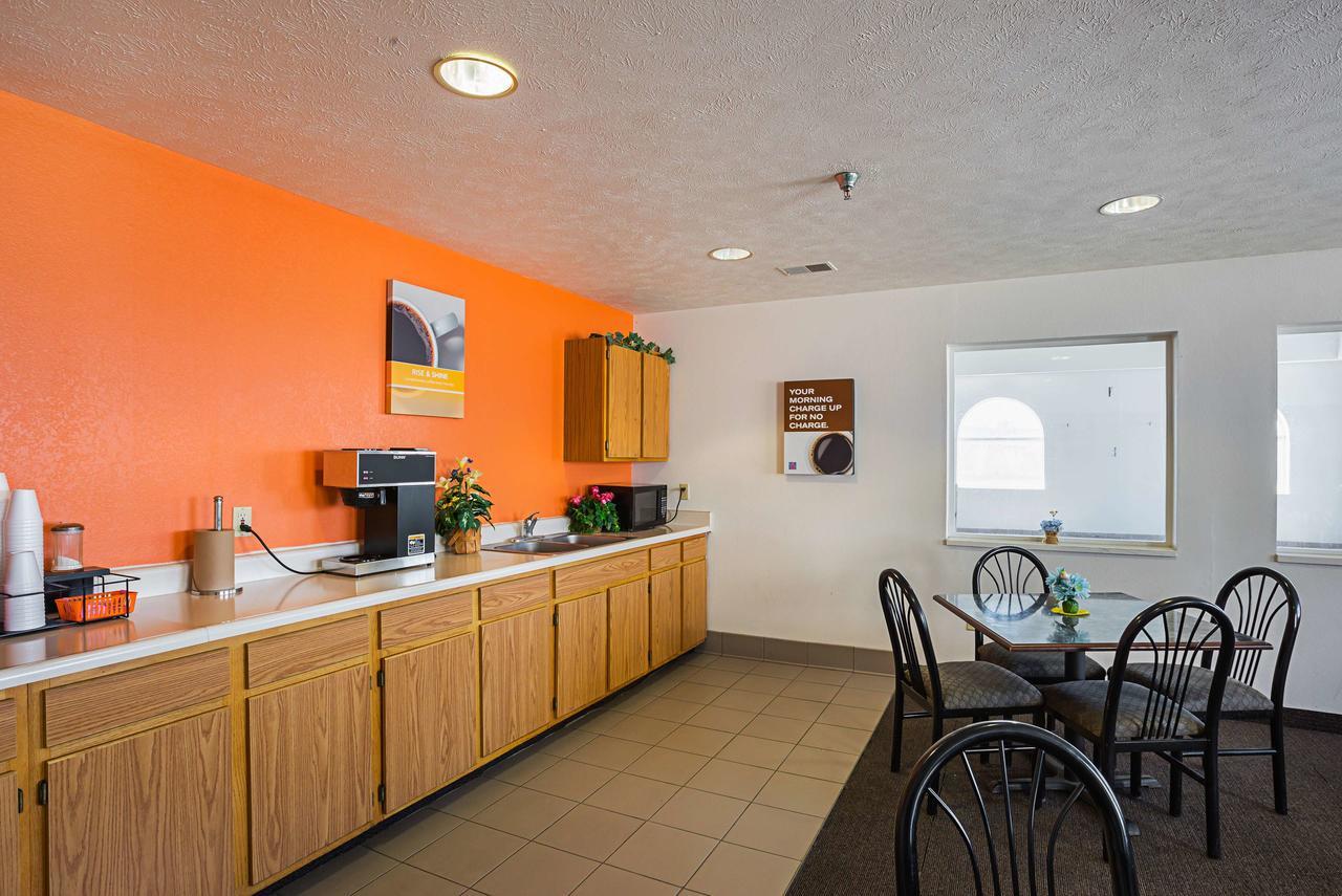 Motel 6 Omaha - Iat West Eksteriør billede