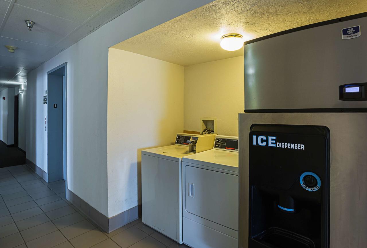Motel 6 Omaha - Iat West Eksteriør billede
